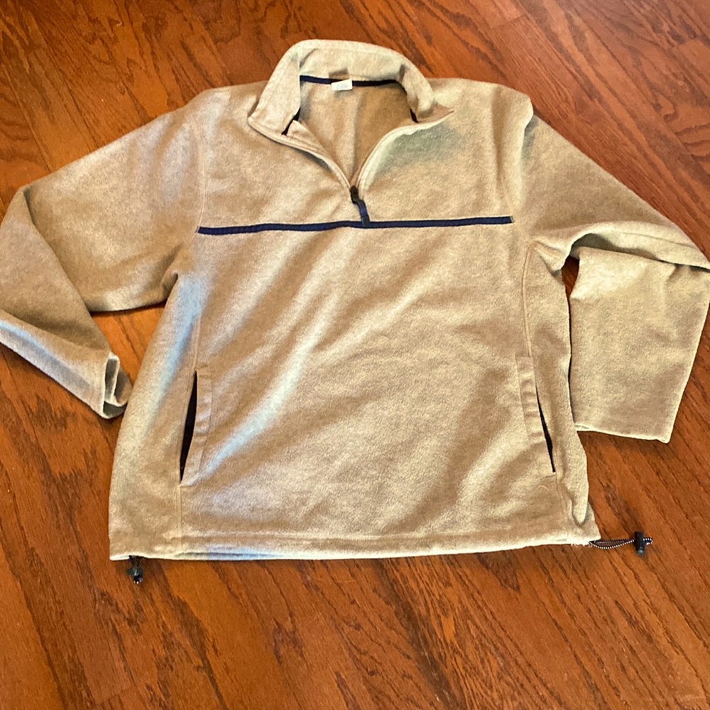 Old Navy half zip fleece grey w navy zip and detail draw string bottom. Mens XL